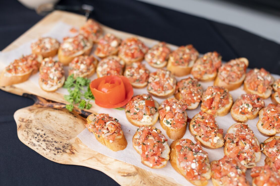 How to choose between a seated dinner vs. hors d'oeuvres for your