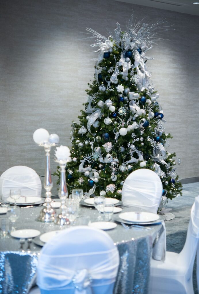 silver table dinner set up